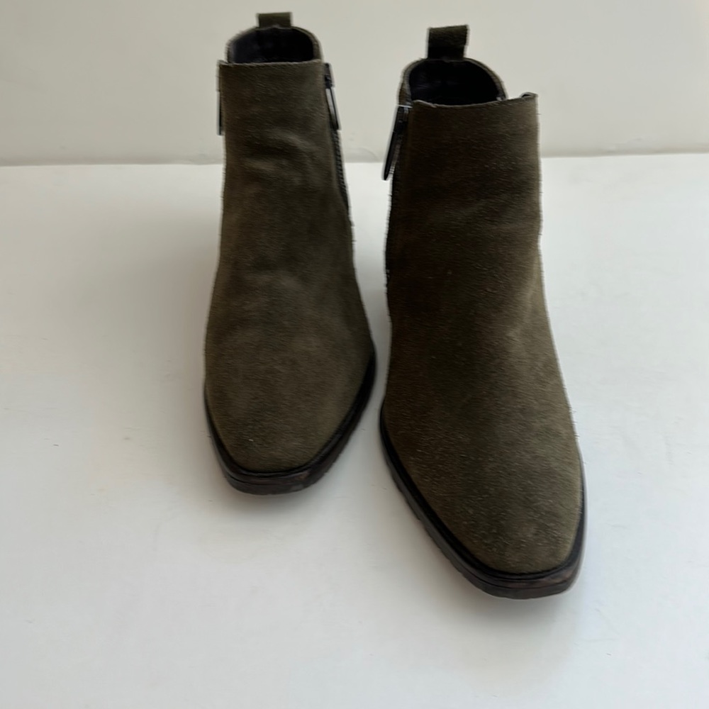 Aquatalia green suede 2 zip ankle boots